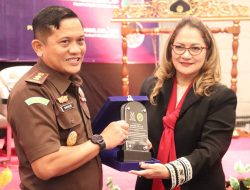 Hebat! Kajari Karawang Raih Juara II Lomba Karya Tulis Ilmiah Se-Jawa Barat
