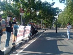 Demonstran Minta Pemerintah Evaluasi Konsesi Izin Tambang