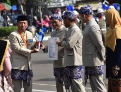 Kajari Karawang Terima Penghargaan “Tokoh Kolaboratif” di HUT Karawang ke-391