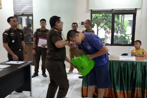 Kejari Karawang Hentikan Penuntutan Kasus Pencurian