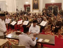 Presiden Prabowo Bayar Zakat Fitrah di Istana Negara