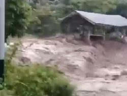 Banjir Terjang Desa di Parimo Dua Jembatan Putus dan Tujuh Rumah Hanyut