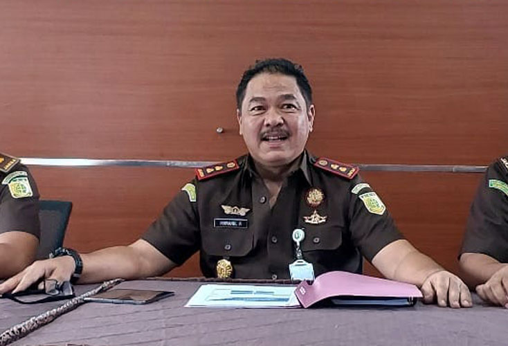 Kajari Parimo, Ikhwanul Ridwan, mengungkapkan bahwa proses pemeriksaan sempat terhenti selama libur Idul Fitri 1446 Hijriah dan Nyepi.
