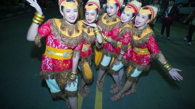 Partisipasi Kabupaten Parigi Moutong dalam ajang ini menegaskan komitmennya dalam melestarikan seni dan budaya, sekaligus memperkenalkan kekayaan tradisi daerah ke kancah yang lebih luas. (DISKOMINFO KAB. PARIMO)