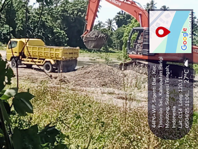 Pasir yang diambil diduga dimanfaatkan untuk menimbun lapangan di Desa Siaga dengan Biaya Dana Desa.