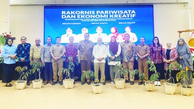 Rakornis 2025 mengusung tema “Pengembangan Desa Wisata sebagai Poros Pertumbuhan Ekonomi Kreatif yang Inklusif Berbasis Kearifan Lokal”. (DISKOMINFO KAB. PARIMO/IKA)