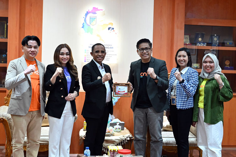 Audiensi yang berlangsung pada Senin (2/6/2025), Kepala Cabang BNI Palu, Rommy, bersama jajaran manajemen, diterima langsung oleh Gubernur Sulawesi Tengah di ruang kerjanya. (Biro Administrasi Pimpinan)