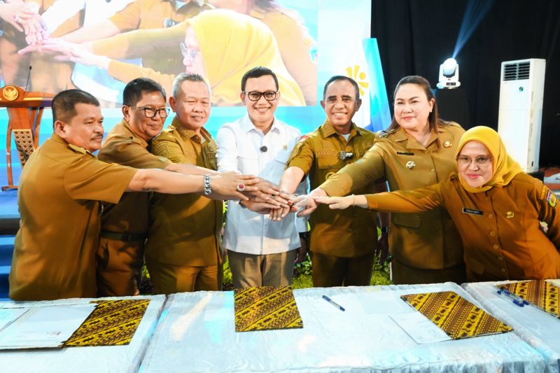 Gubernur Sulteng, Dr. H. Anwar Hafid, M.Si, mengapresiasi inisiatif Kementerian Perlindungan Pekerja Migran Indonesia (P2MI) yang telah menyelenggarakan berbagai program untuk memperluas akses kerja ke luar negeri. (Foto : Ro Adpim Setdaprov Sulteng)