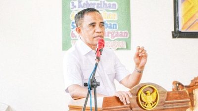 Gubernur Anwar Hafid berkomitmen mengaspal jalan masuk SMKN 8 Palu tahun ini. (Foto : Ist)