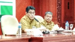 Bupati H. Erwin Burase dan Wakil Bupati H. Abdul Sahid memulai langkah awal kepemimpinannya dengan memimpin rapat kerja perdana bersama seluruh jajaran Pemerintah Daerah Kabupaten Parigi Moutong pada Senin (16/6/2025). (Foto : Diskominfo Kab. Parimo)