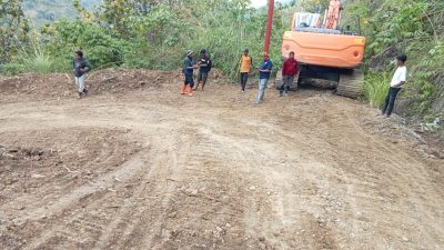Akses Jalan Tinombo Dibuka, Warga Sambut Kemerdekaan dari Keterisolasian