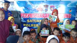 Satpolairud Polres Touna Hadirkan Perpustakaan Terapung untuk Anak Pesisir Labuan