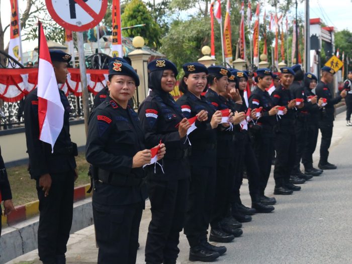 Brimob Sulteng Tebar 1.000 Bendera Sambut Kemerdekaan