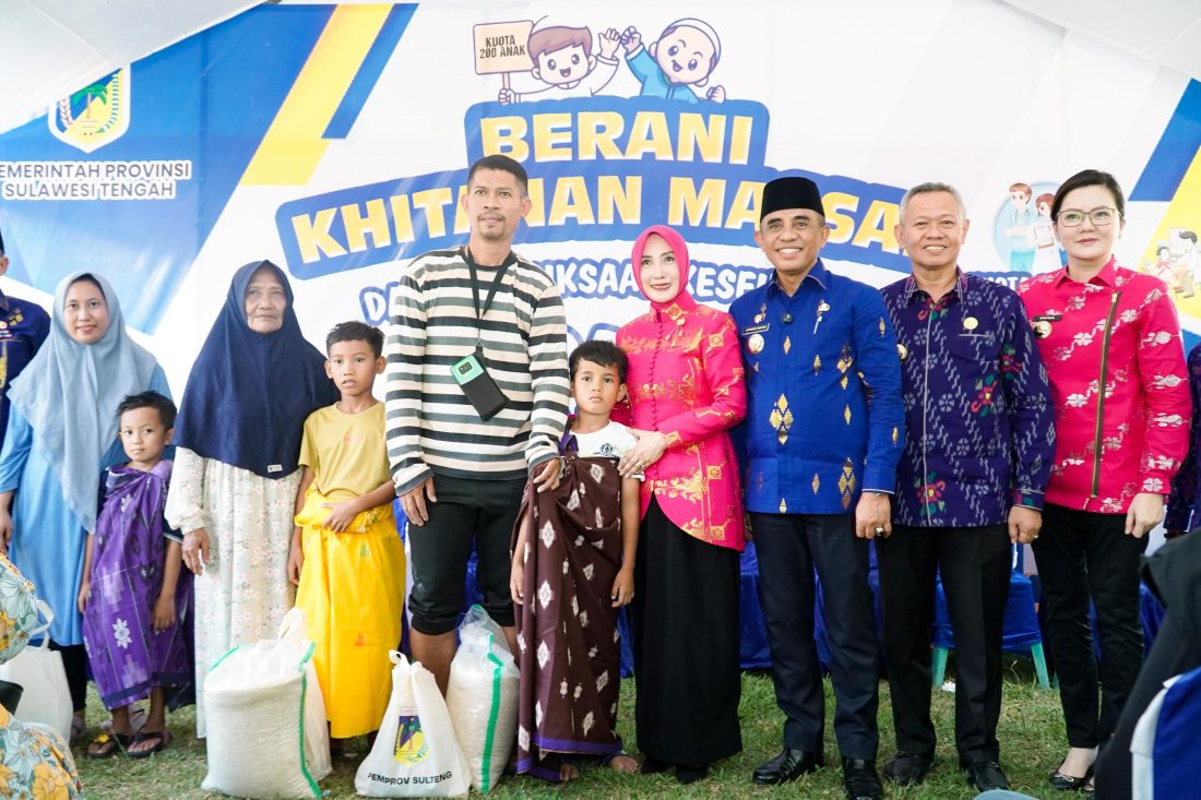 Gubernur Sulteng Gelar Khitanan Massal dan Bagi Sembako di HUT ke-73 Donggala