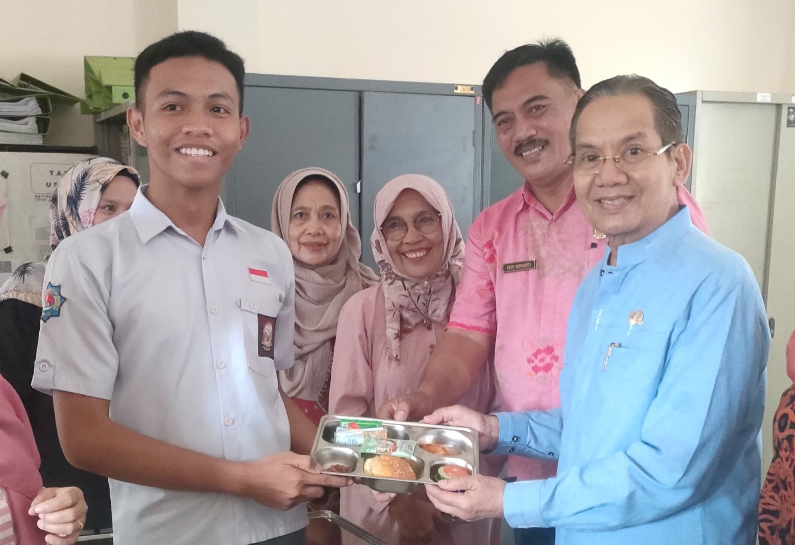 Longki Djanggola Tinjau Program Makanan Bergizi Gratis