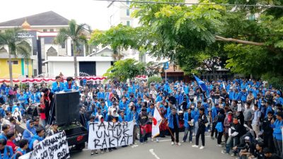Gugat Sepuluh Kebijakan, Suara Palu untuk Istana