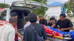 Pria Tua Tewas di Depan Kafe