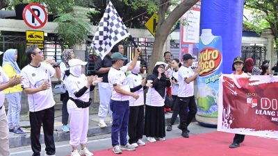 Anwar Hafid Lepas Fun Walk HUT ke-67