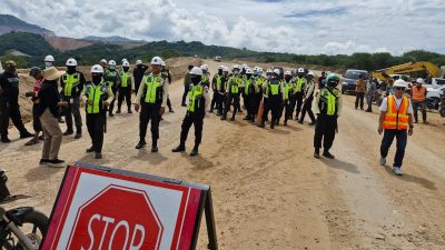 Warga Tondo dan Talise Tutup Akses Jalan ke Tambang CPM