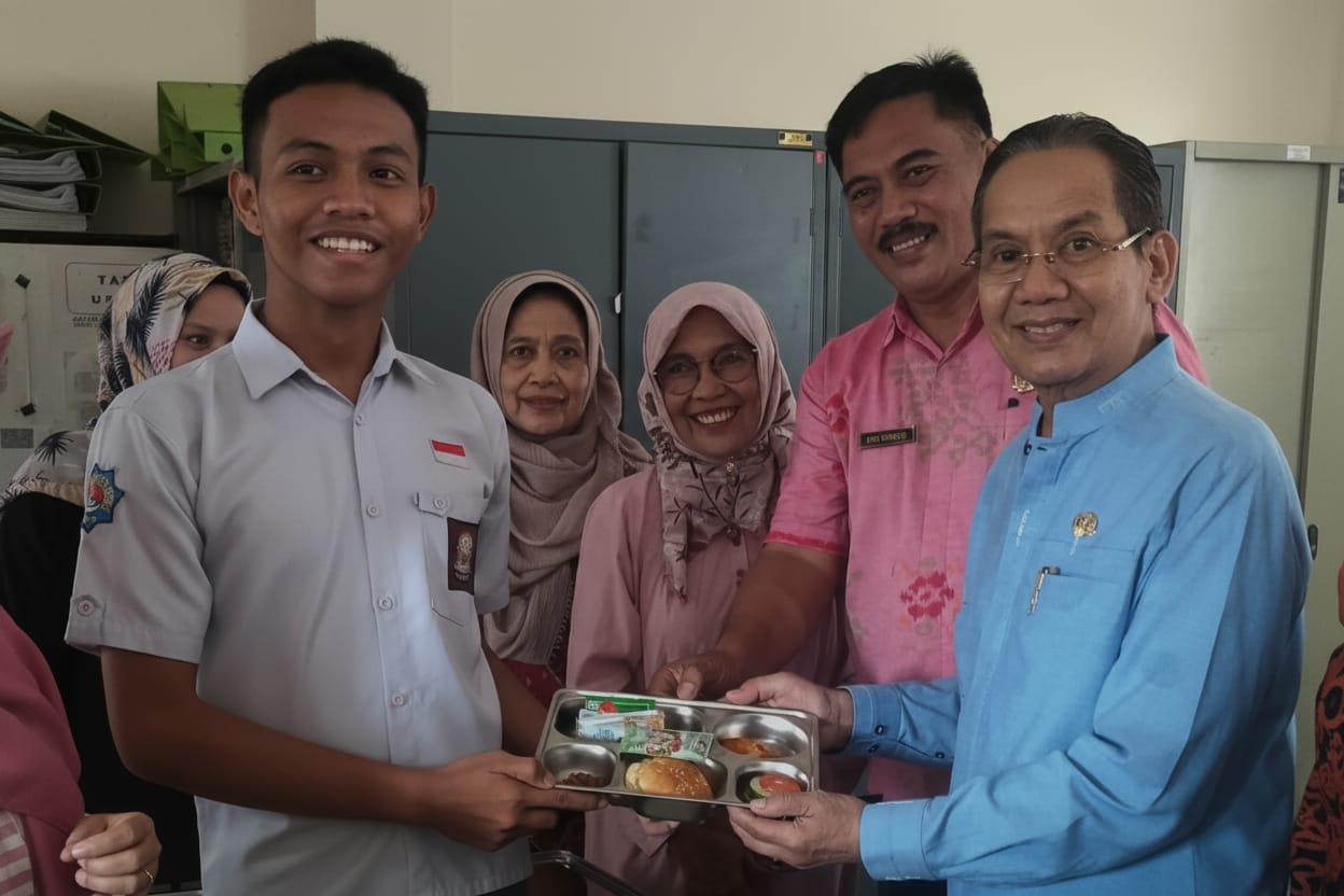 Longki Desak Pengelola Dapur MBG Tegas Jalankan SOP