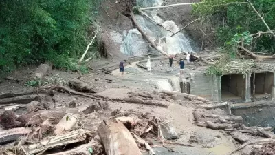 Jalur Trans Sulawesi di Banggai Terputus Akibat Banjir dan Longsor