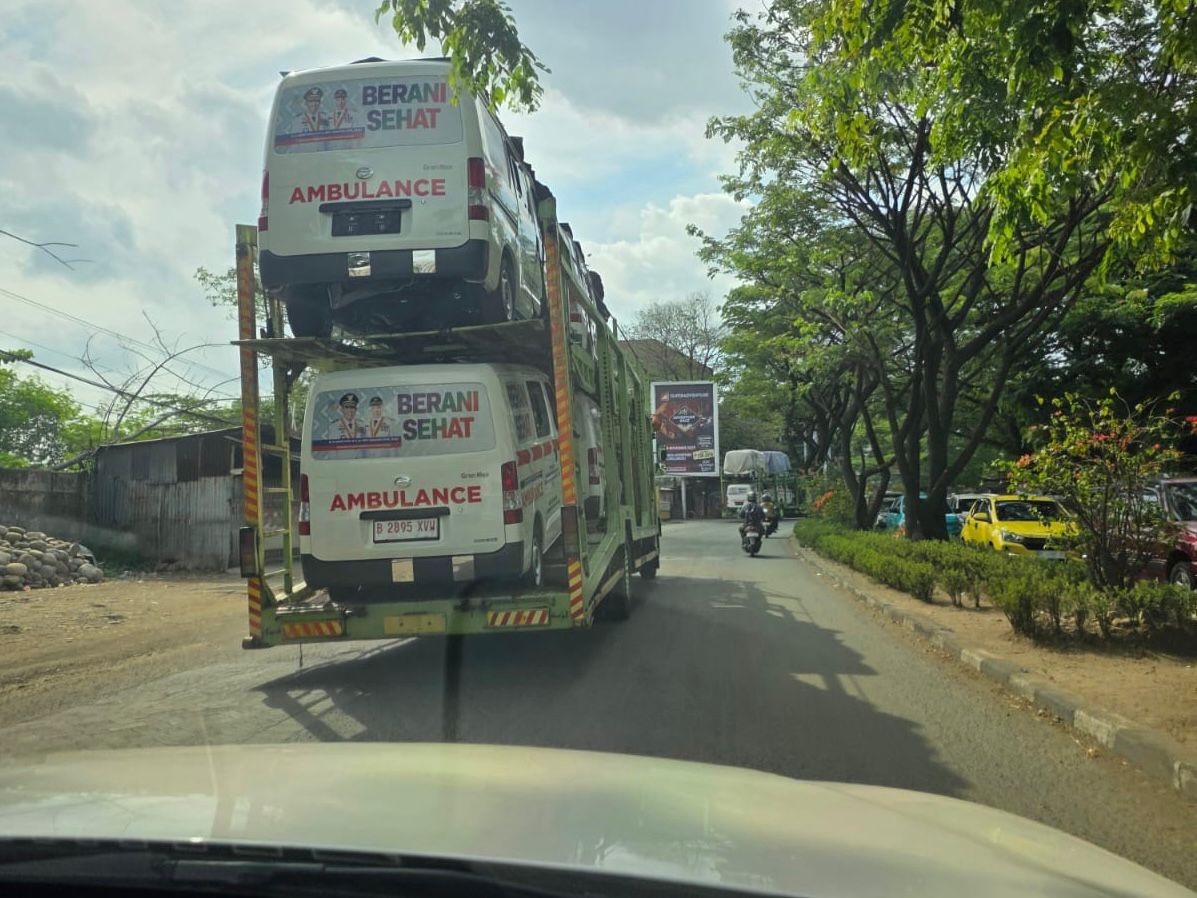 Armada Ambulans Baru Disambut Haru Warga, Berani Sehat Guncang Sulteng