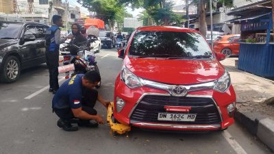 Dishub Palu Siap Tindak Kendaraan Parkir di Trotoar