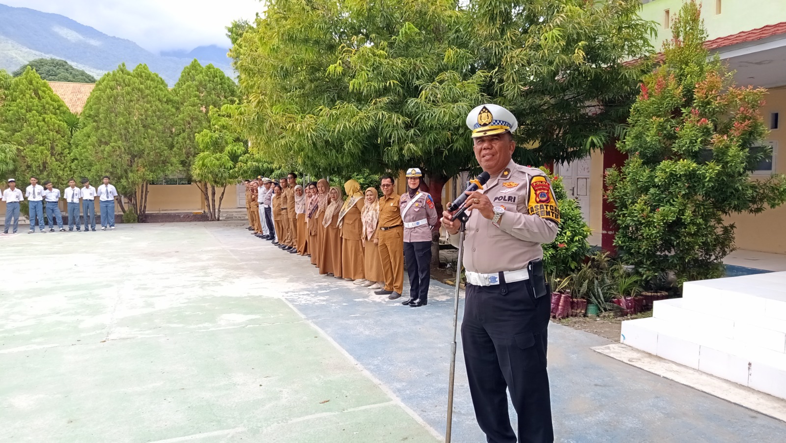 Satgas Preemtif Subsatgas Pembinaan dan Penyuluhan (Binluh) Operasi Zebra Tinombala 2025 kembali menyasar generasi muda lewat program Police Goes To School.