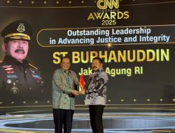 Jaksa Agung ST Burhanuddin Raih Penghargaan CNN Indonesia Awards 2025