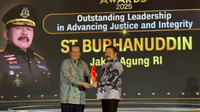 Jaksa Agung ST Burhanuddin Raih Penghargaan CNN Indonesia Awards 2025