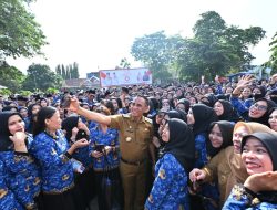 Gubernur Anwar Hafid Serahkan 1.103 SK Pengangkatan PPPK Tahap II