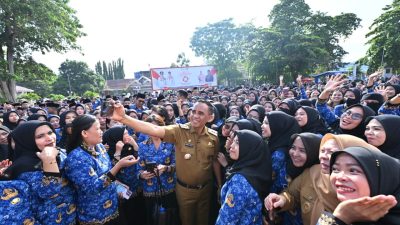 Gubernur Anwar Hafid Serahkan 1.103 SK Pengangkatan PPPK Tahap II