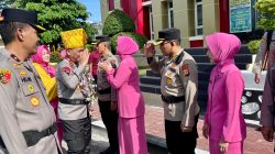 Kapolda Baru Disambut Tradisi Adat Kaili di Mapolda Sulteng