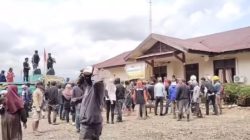 Warga Masing Duduki Kantor PT Sawindo Cemerlang