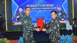 Kapolda Sulteng Terima Penghargaan Brimob