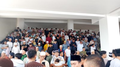 Ribuan Jamaah Padati Masjid Baitul Khairat