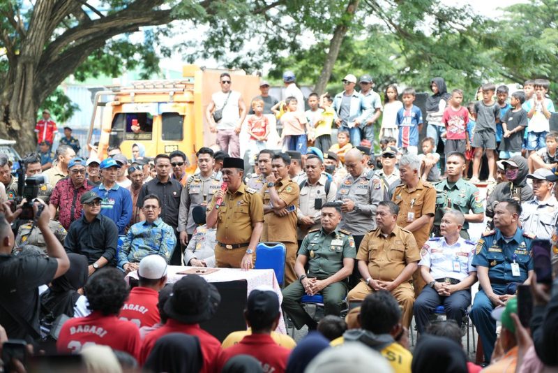 Anwar Hafid Temui Warga Pantoloan, Tegaskan Tak Ada Pemindahan Pelabuhan