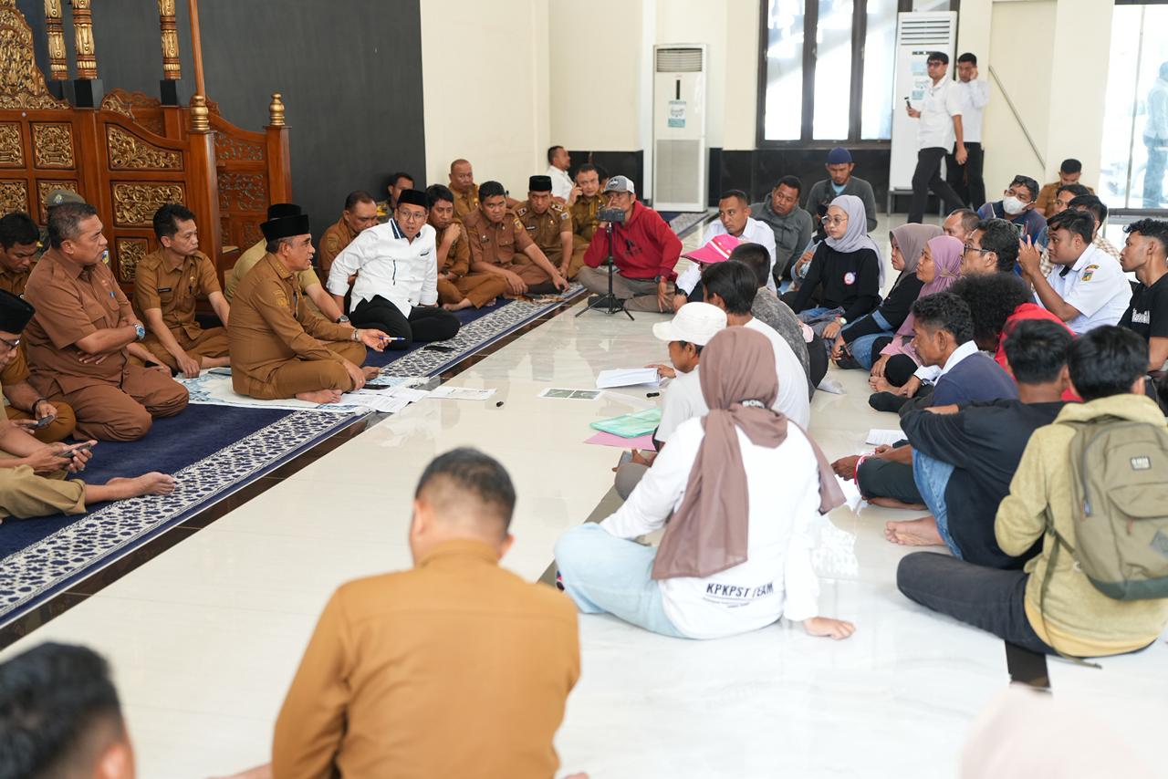 Gubernur Anwar Hafid Janji Evaluasi Izin Tambang di Loli Oge