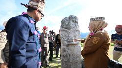 Menteri Kebudayaan Kagumi Megalit Lembah Behoa