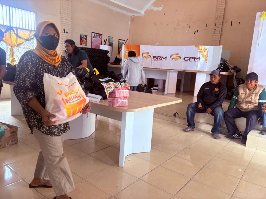 CPM Gelar Pasar Murah, 1.500 Paket Sembako Diserbu Warga Palu