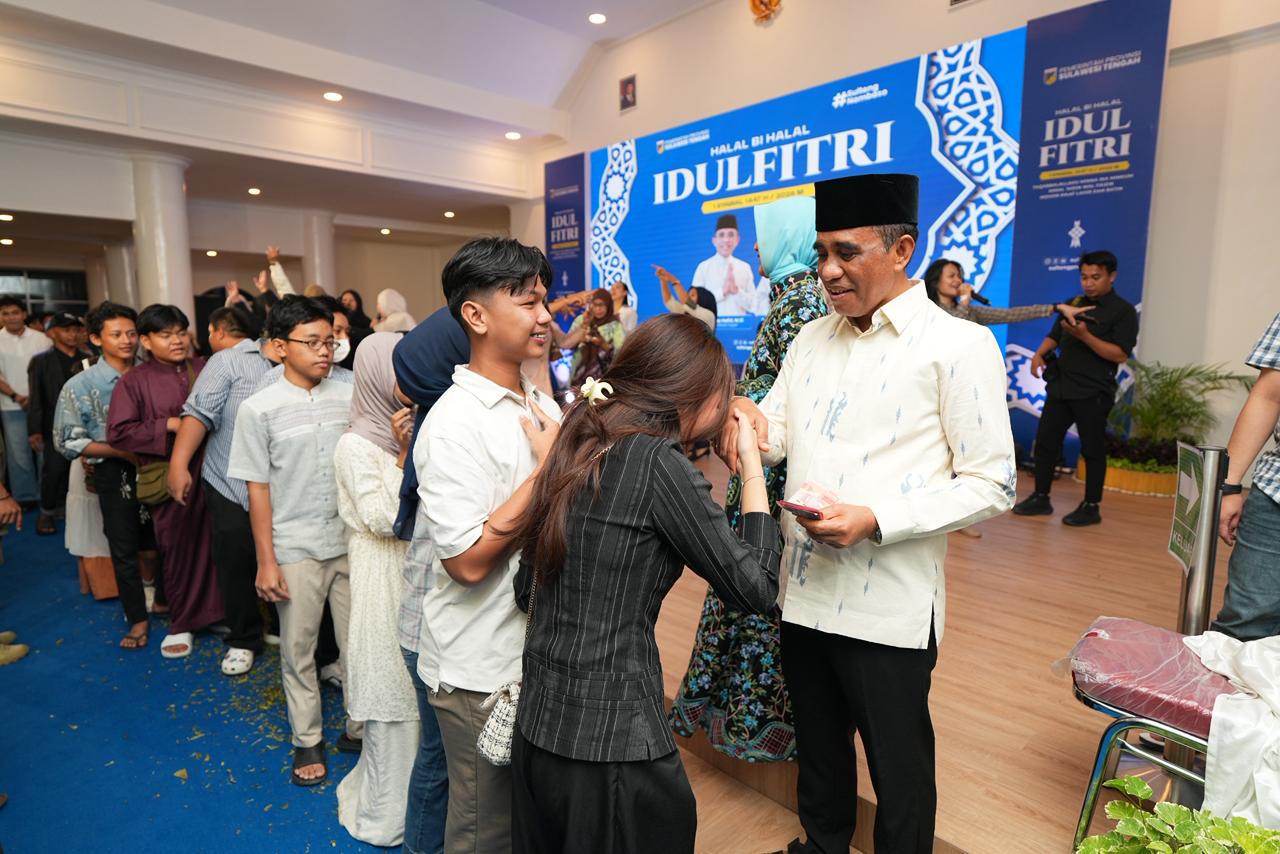 Open House Gubernur Diserbu Warga, Rujab Siranindi Dipenuhi Kebersamaan
