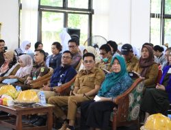 Bidan Garda Terdepan, Bupati Parimo Dorong Layanan Berbasis Bukti