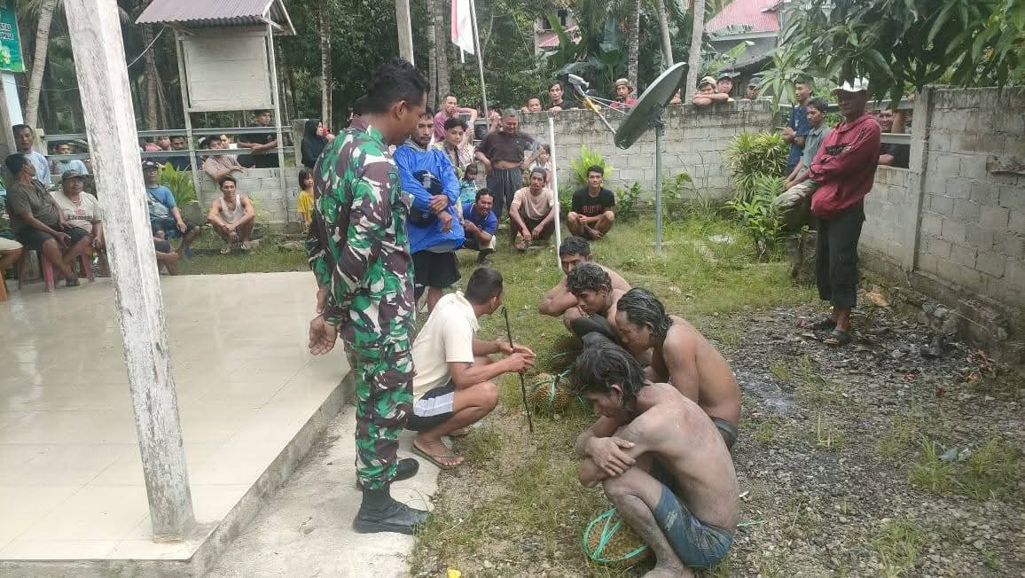 Sanksi Arak Keliling Di terapkan, Warga Posona Atas, Perangi Pencurian dan Narkoba