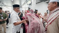Tinggalkan Agenda Lain, Anwar Hafid Pilih Menjemput Jamaah Haji di Bandara