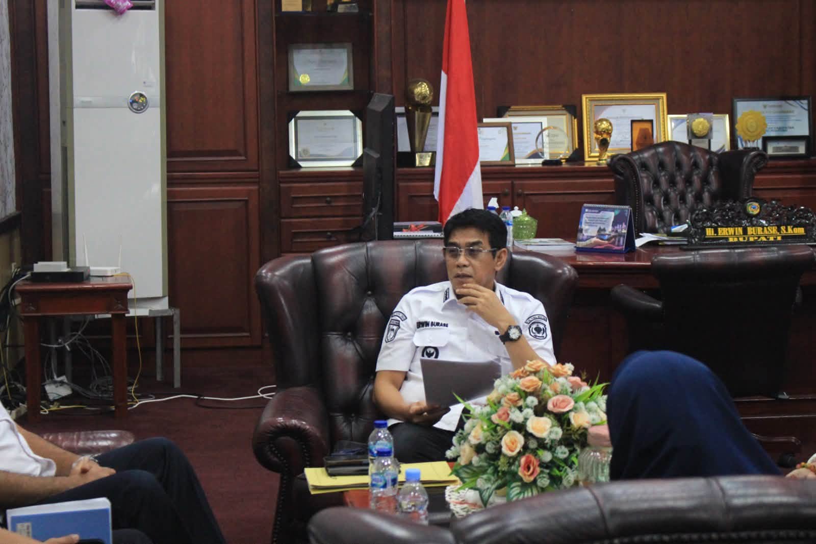 Bupati Erwin Dorong Percepatan Program Kampung Nelayan