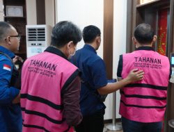 Empat Tersangka Korupsi Tambang AKT Resmi Dilimpahkan ke Penuntut Umum