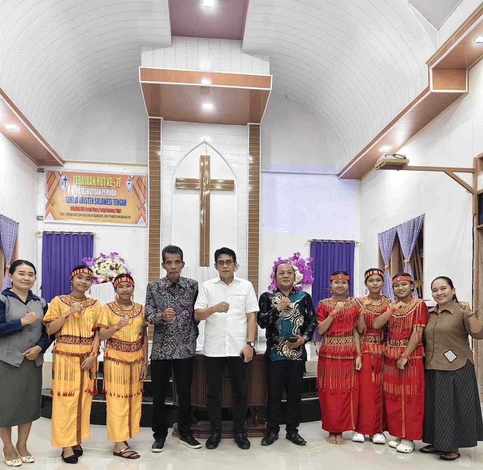 Erwin Burase Ajak Pemuda GKST Ambil Peran Bangun Daerah