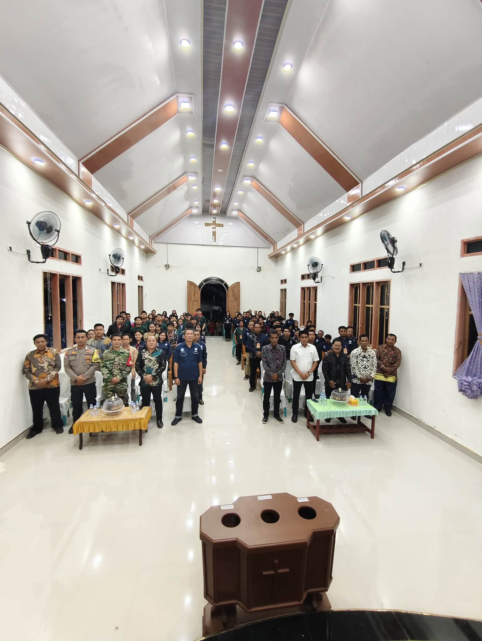 Erwin Burase Ajak Pemuda GKST Ambil Peran Bangun Daerah