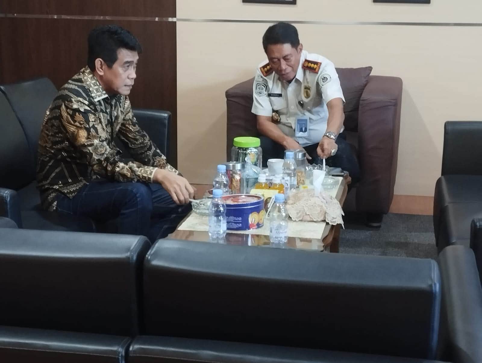 Erwin Burase Gandeng Imigrasi, Pengawasan WNA di Parimo Diperkuat