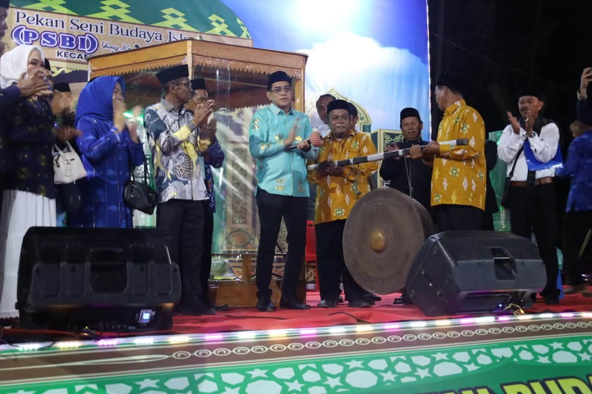 Bupati Erwin : Agama Jadi Benteng Generasi Muda